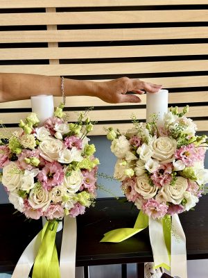 Pure Vows – set lumânări cununie scurte cu flori albe și roz – lumânări cununie Iași azalee.ro